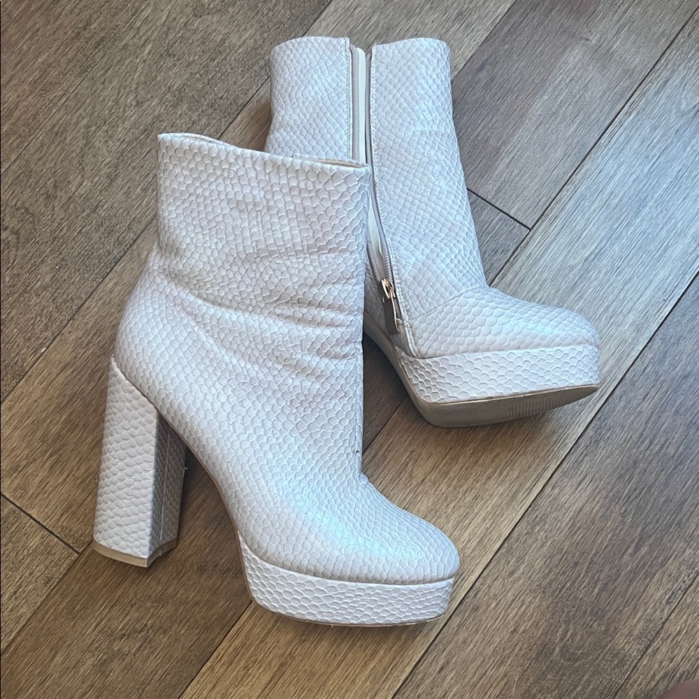 light Pink snake skin Textured Ankle Boots